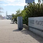 Yacht Park Marina 아파트 그디니아