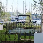아파트 Yacht Park Marina