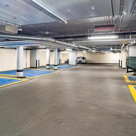 Yacht Park Marina غدينيا